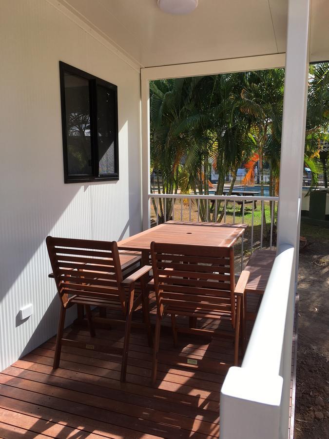 Отель Crystal Creek Caravan Park Mutarnee Экстерьер фото